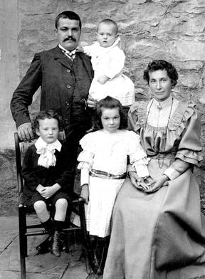 Léopold Heuse Marie Lahaye et leurs enfants : Etienne, Agnès et Léopold